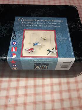 Ap127 Authentic Models Gee-bee Squadron Mobile -