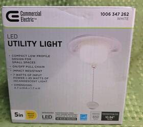 564211411 Commercial Electric Closet Utility Light Lampholder With Pull Chain 650 Lm 7w
