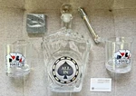 New Texas Hold'em Poker Whiskey Decanter Set , 2 Glasses Stones Tongs. Fixed Price $20.00.
