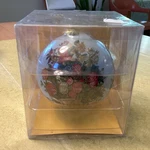Metropolitan Museum Of Art Light Blue English Garden Bouquet Glass Ornament Nib. Fixed Price $15.00.