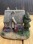 2002 Hawthorne Village Thomas Kinkade Candlelight Books Lighted House W/light. Fixed Price $25.00.